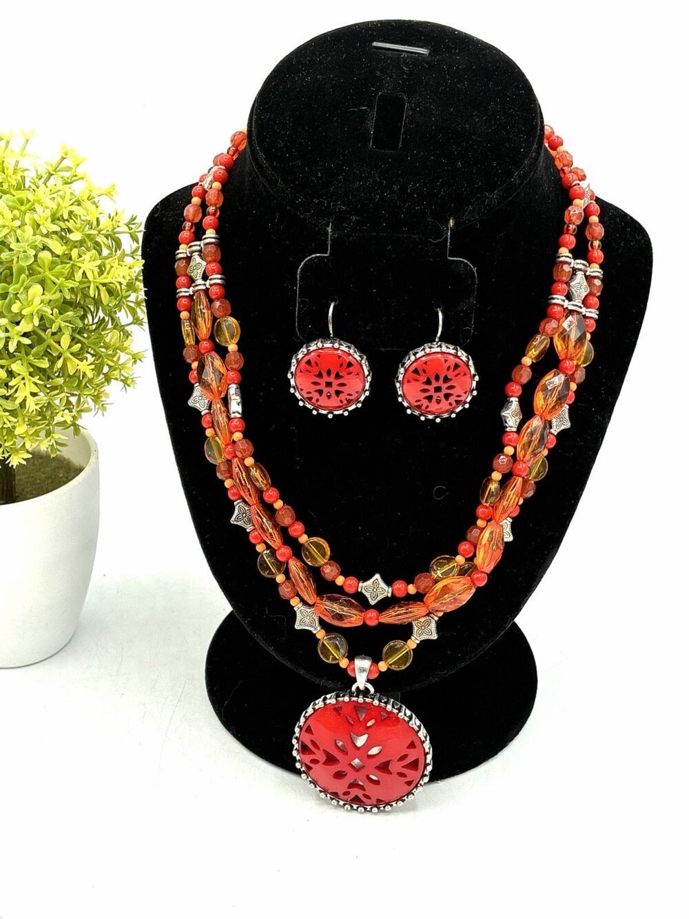 Avon 2007 Spice Red Laser Cut Pendant Necklace Earrings Beaded 3 Strand Set